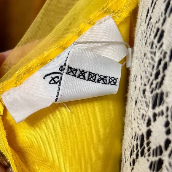 Disney's Beauty and the Beast Belle Costume for Girls NEW TAGS Child Size Medium - Picture 3 of 15